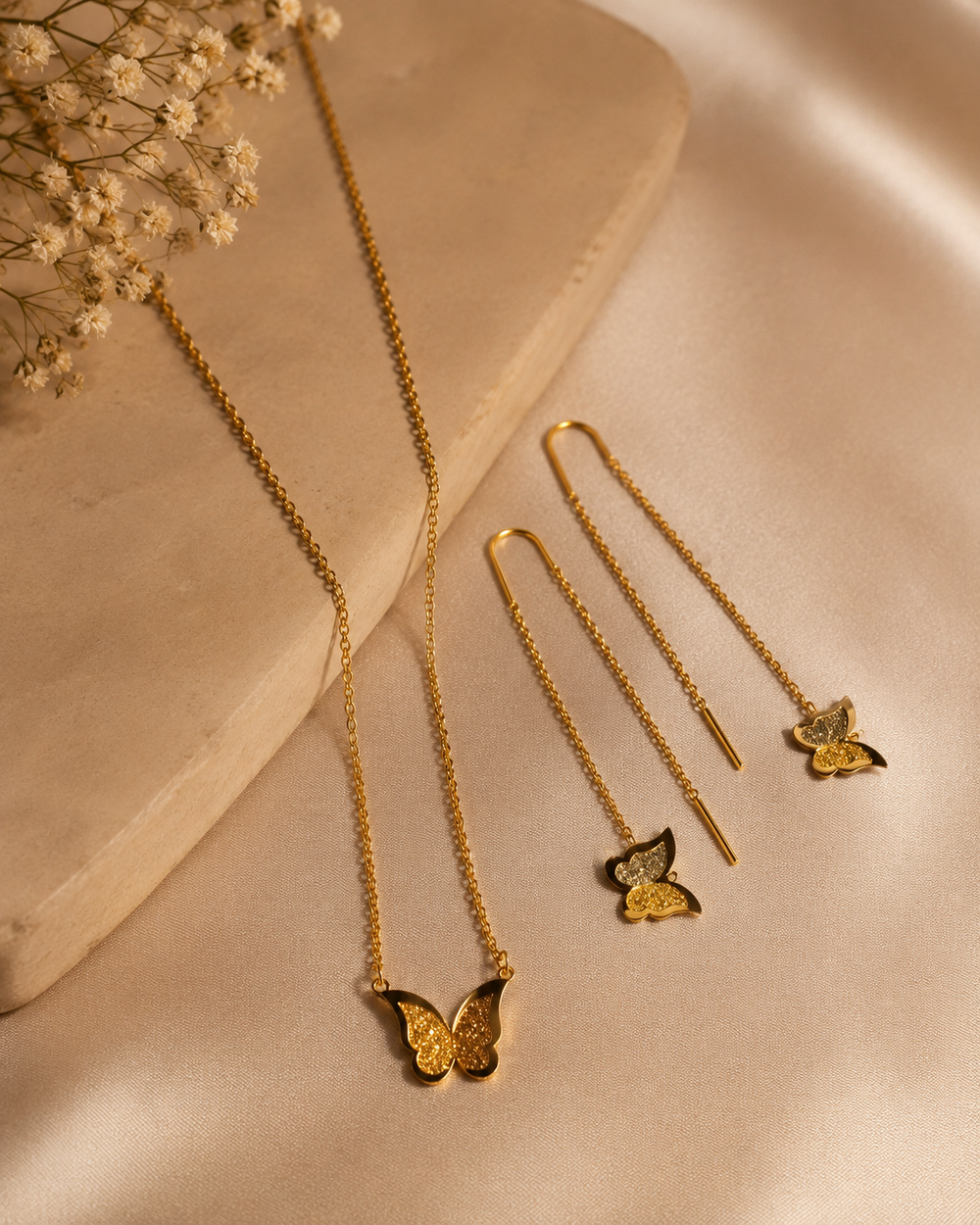 Butter Kiss Pendant