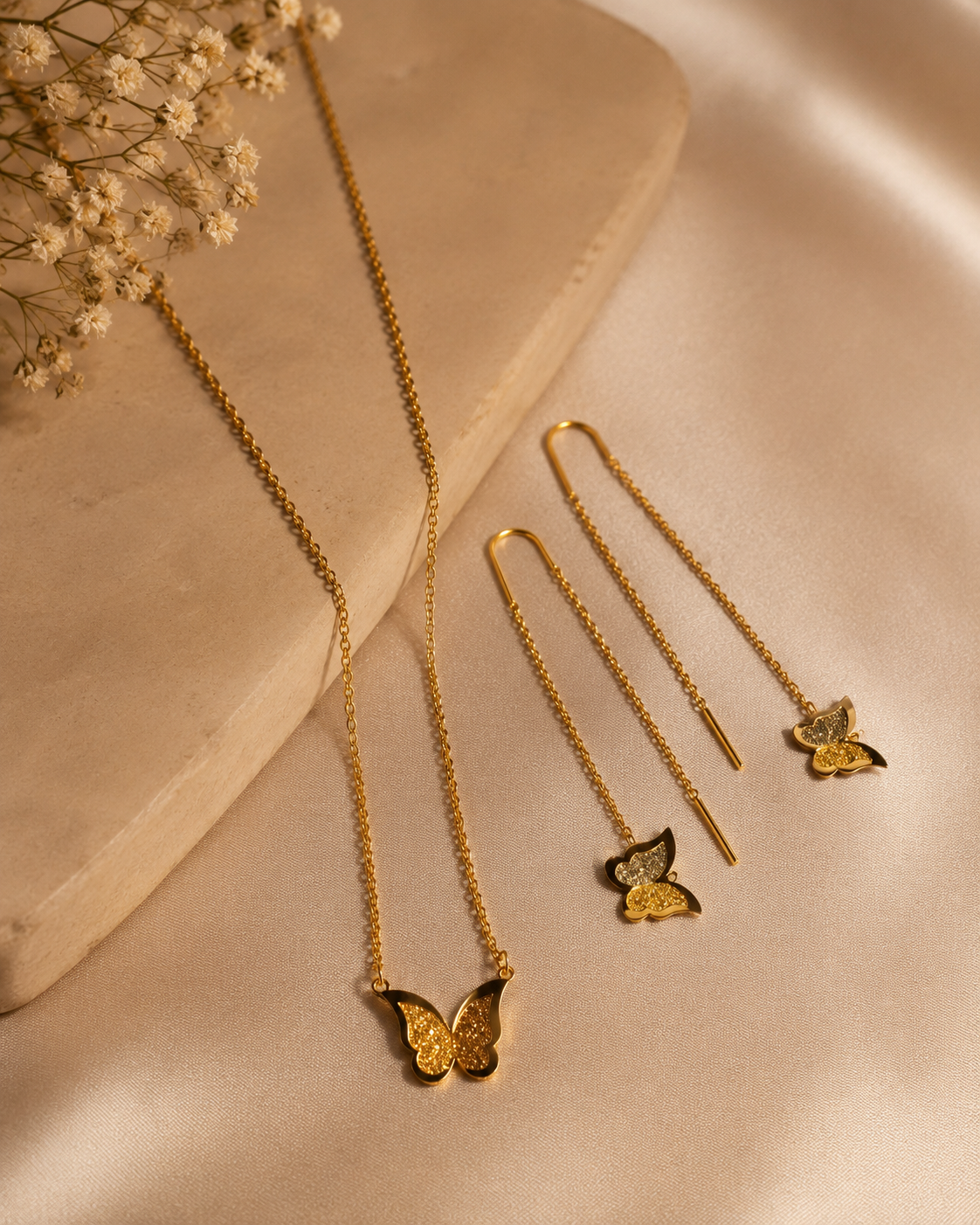 Butter Kiss Pendant