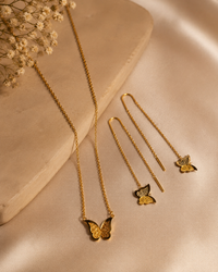 Butter Kiss Pendant
