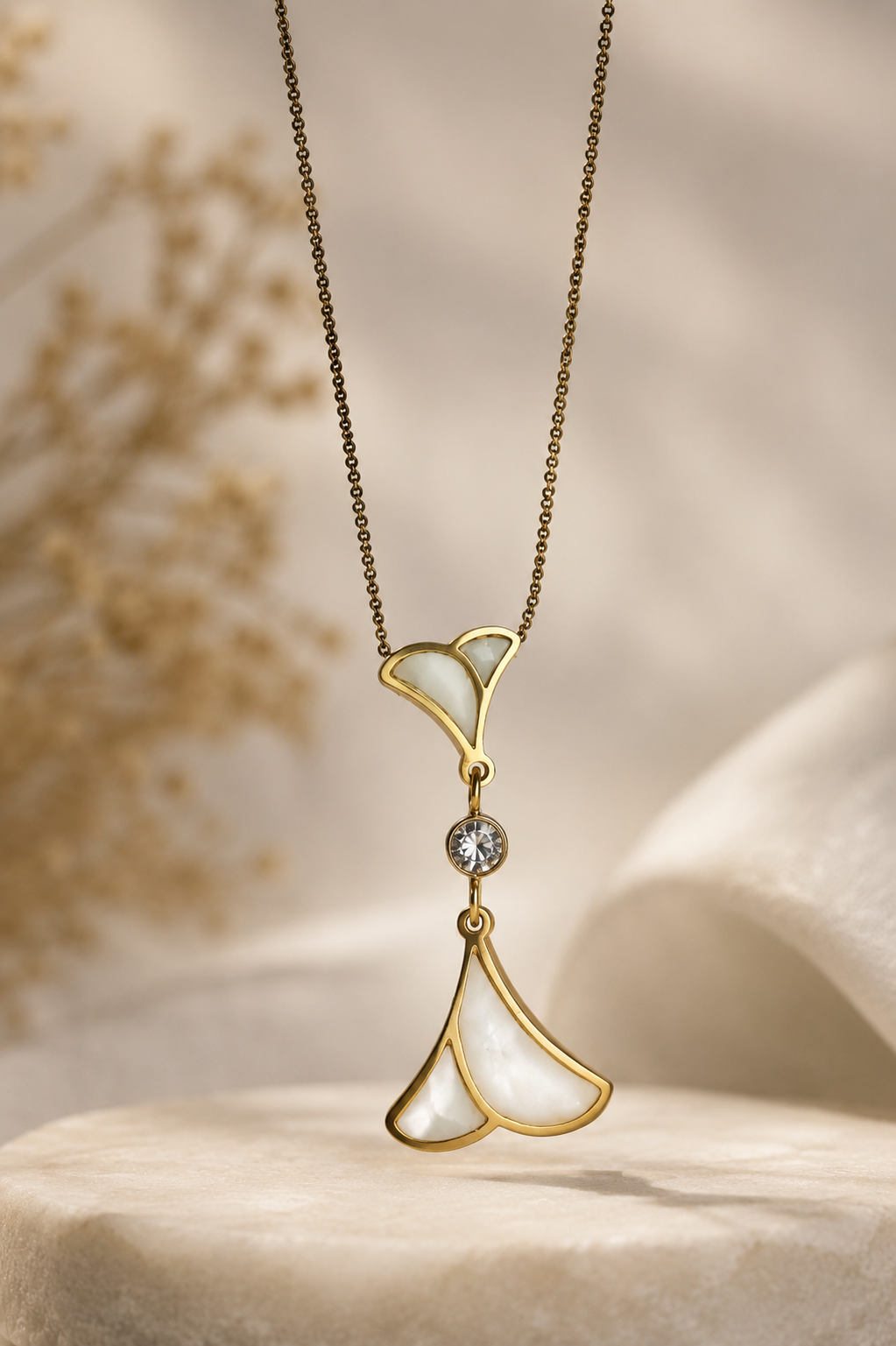 Snowleaf Pendant