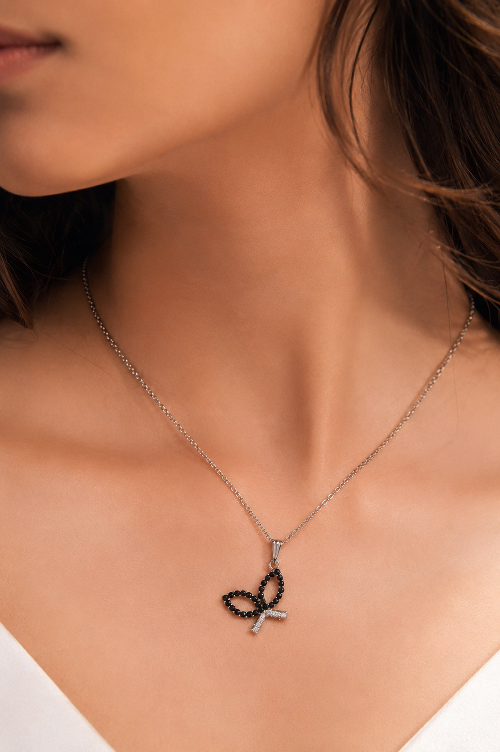 Nyra Pendant